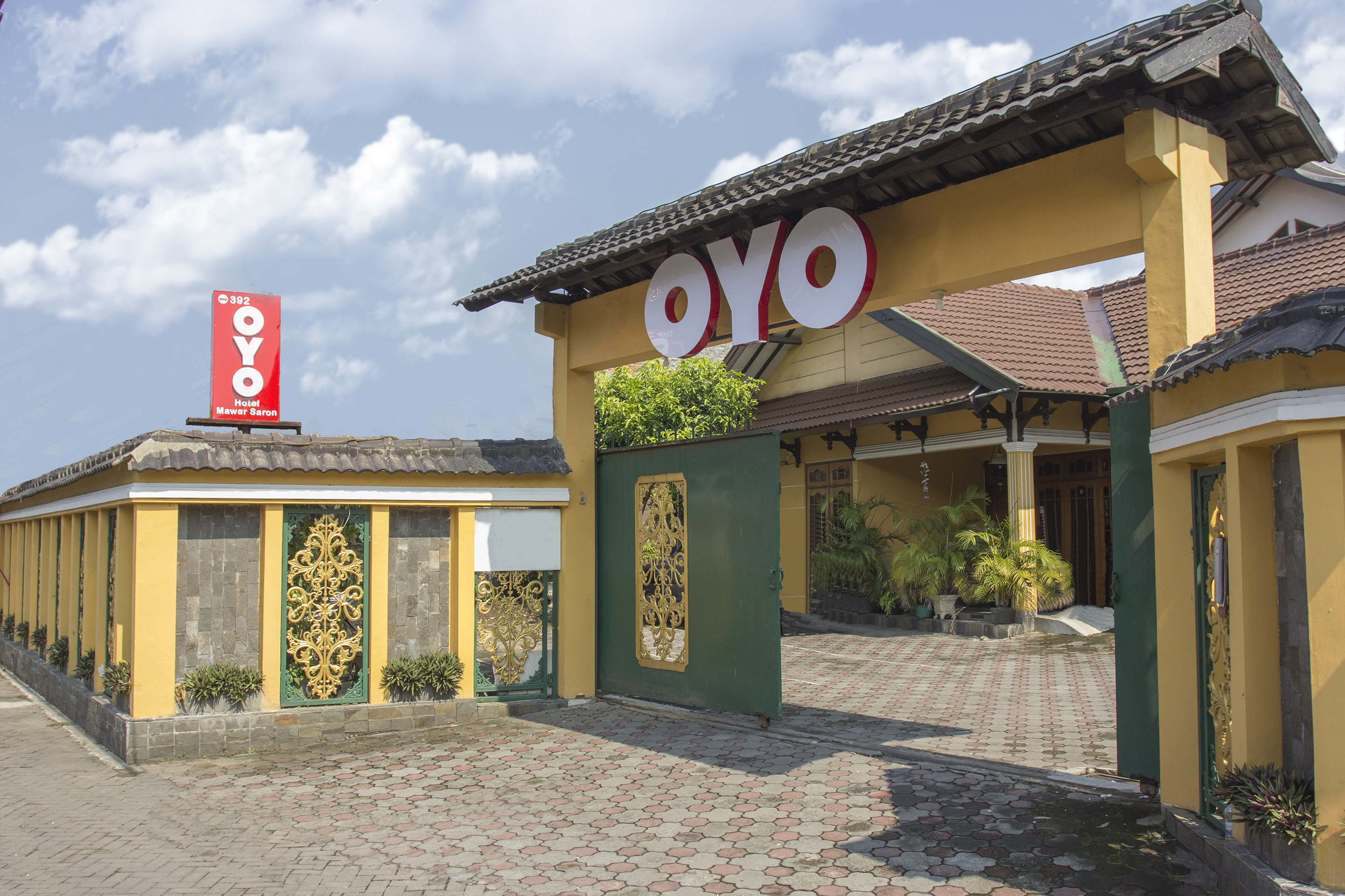 Hotel Mawar Saron By OYO Rooms
