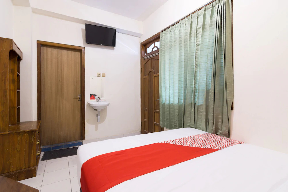 Hotel Prayogo III by OYO Rooms