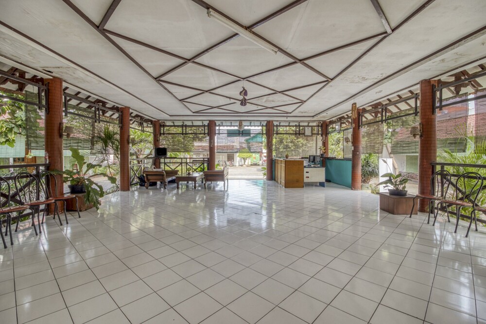 Hotel Sala by RedDoorz