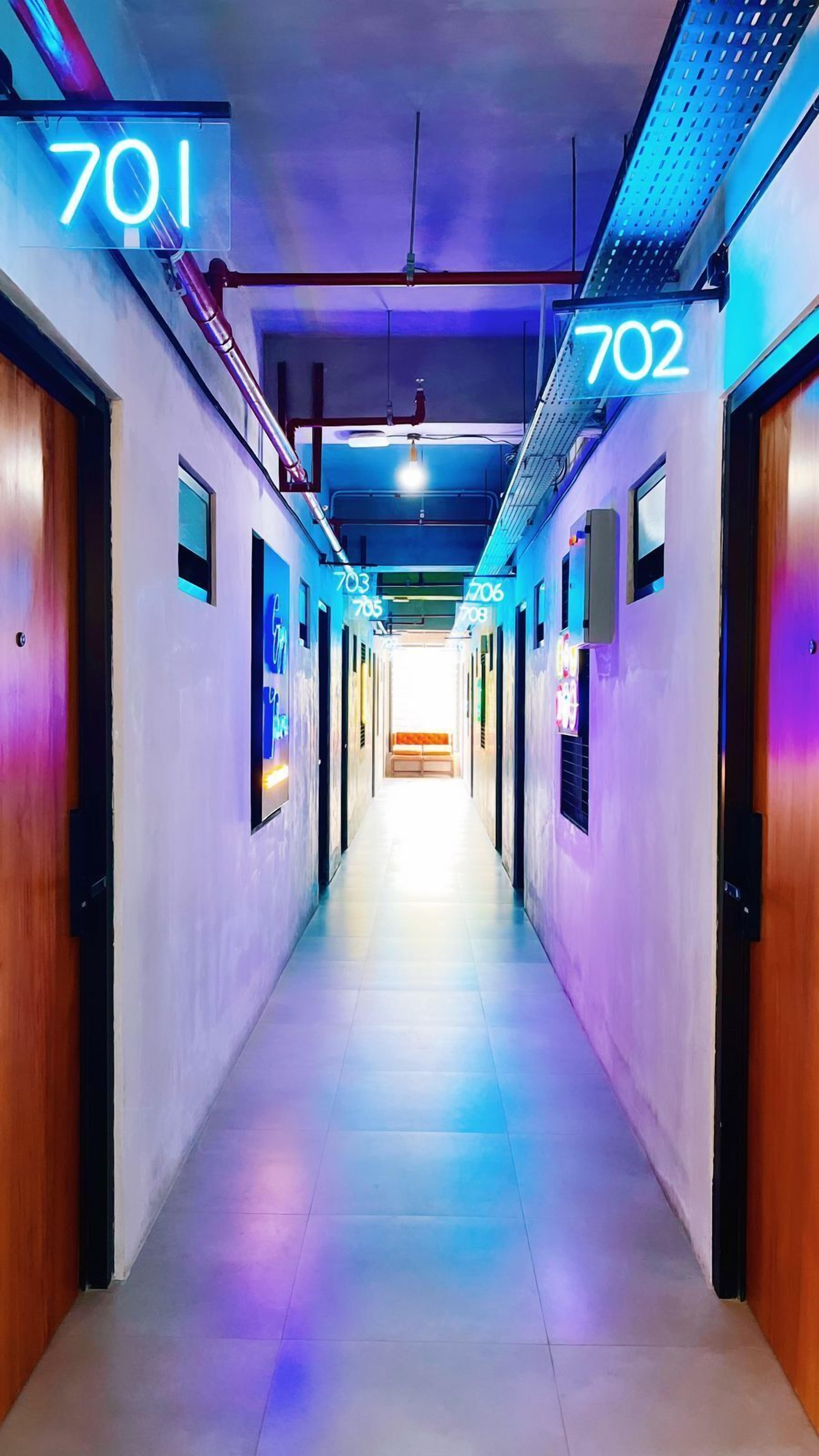 Ketuk Pintu by Turu Kene