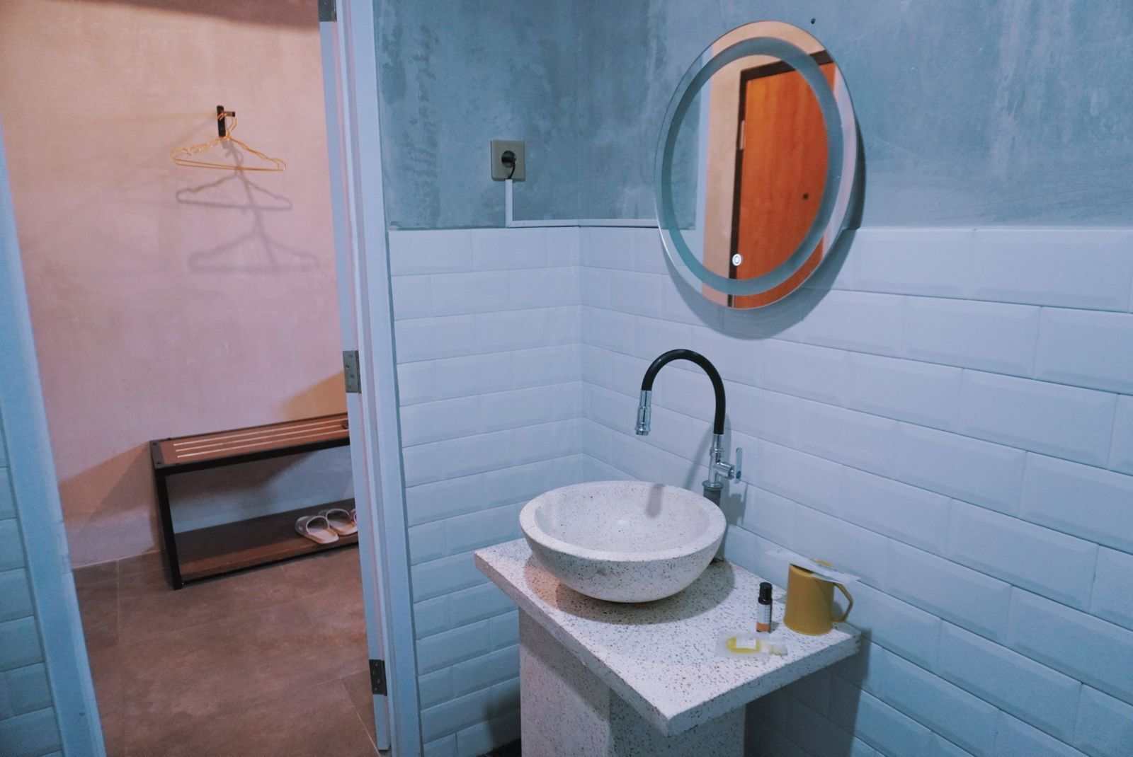 Ketuk Pintu by Turu Kene