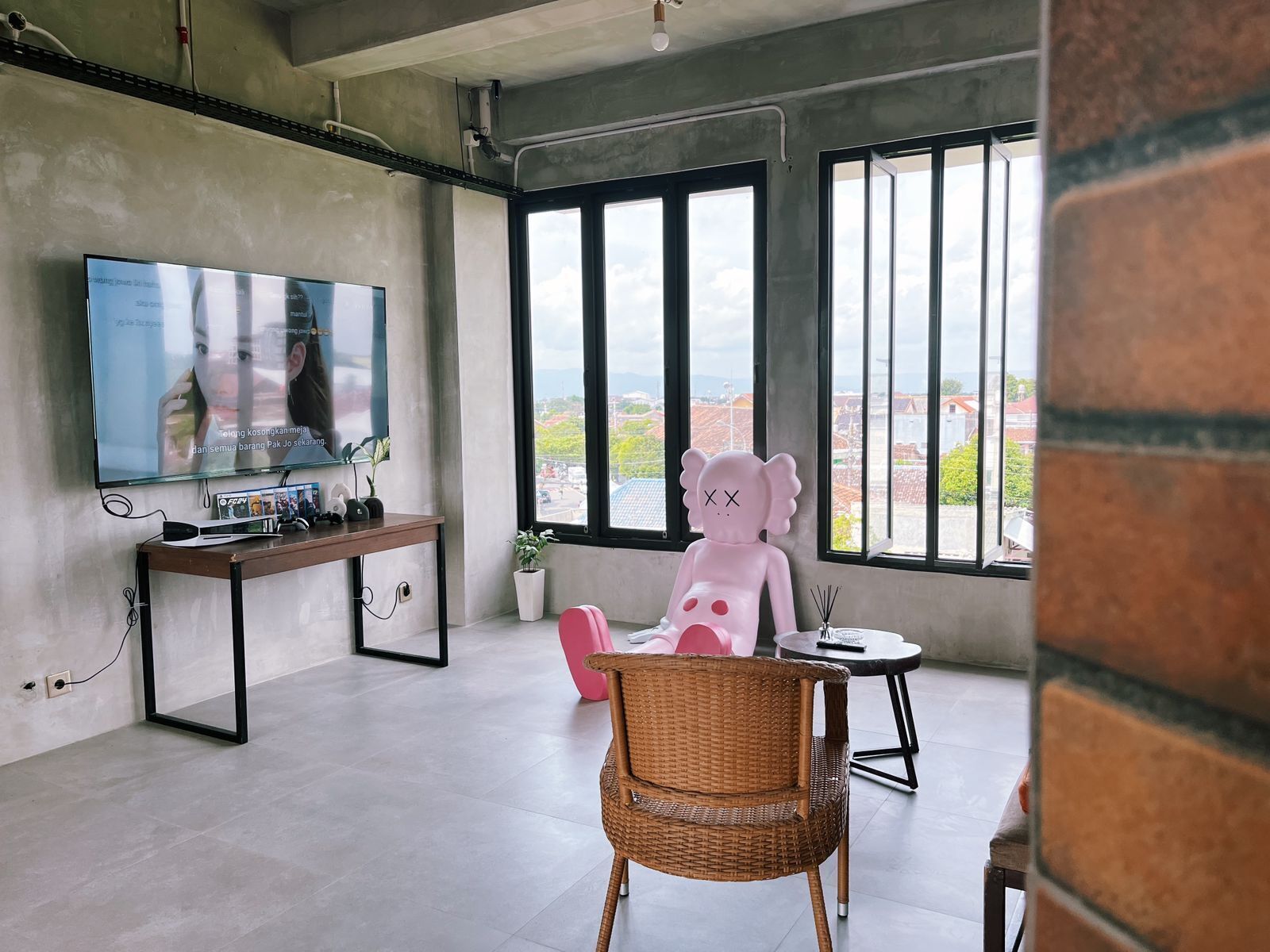 Ketuk Pintu by Turu Kene