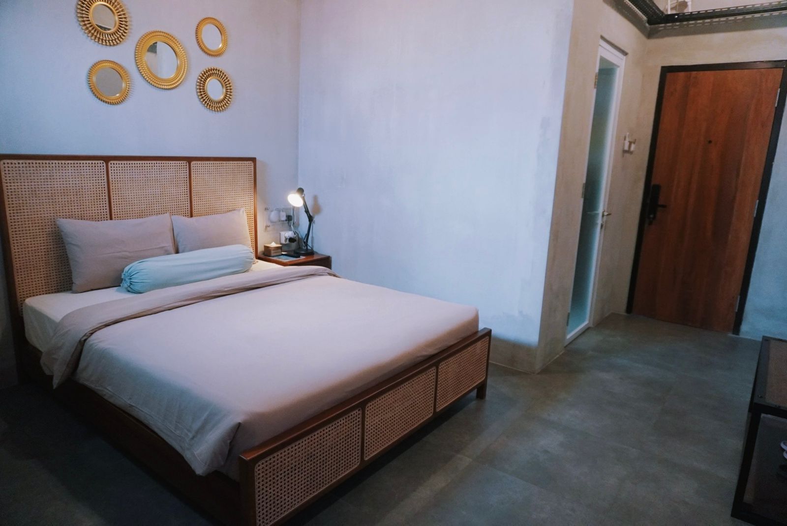 Ketuk Pintu by Turu Kene