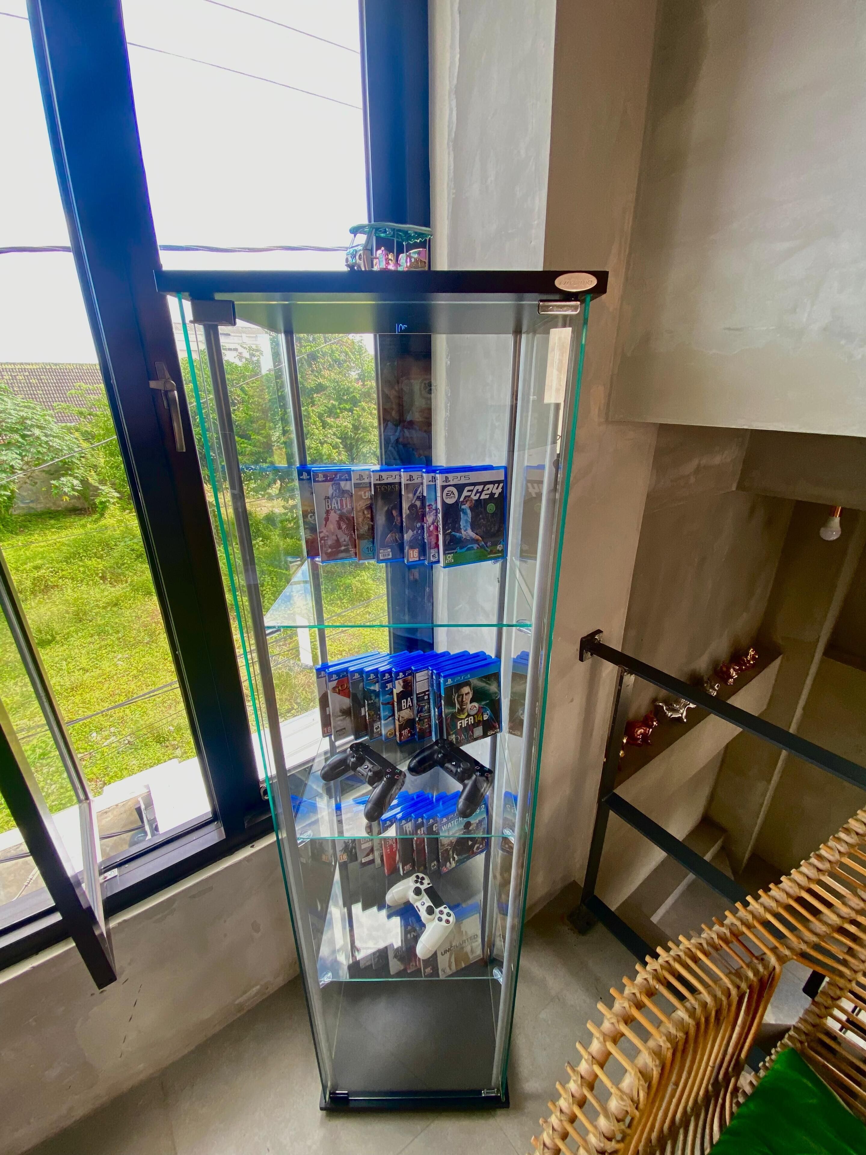 Ketuk Pintu by Turu Kene