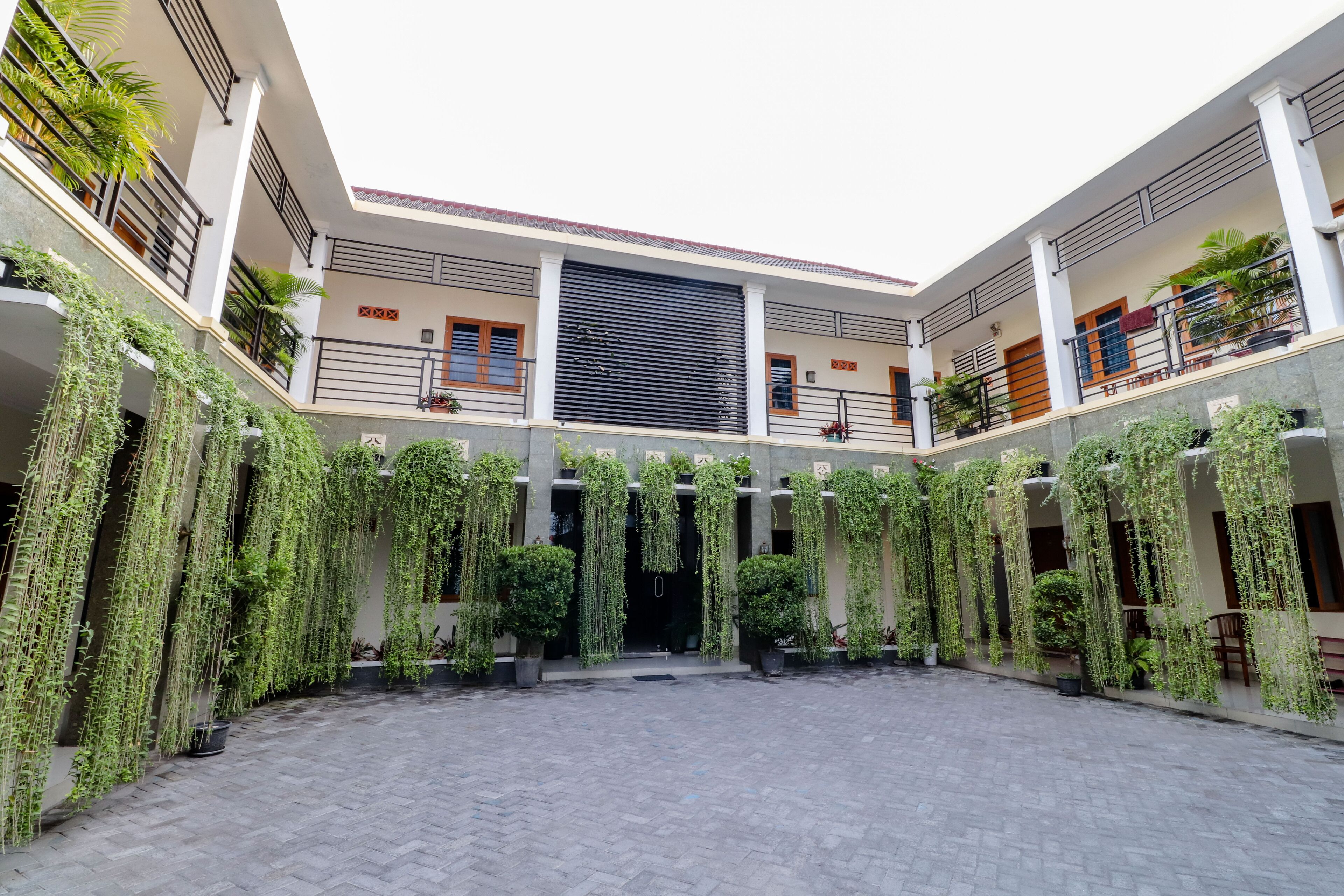 Khatarina Female Residence