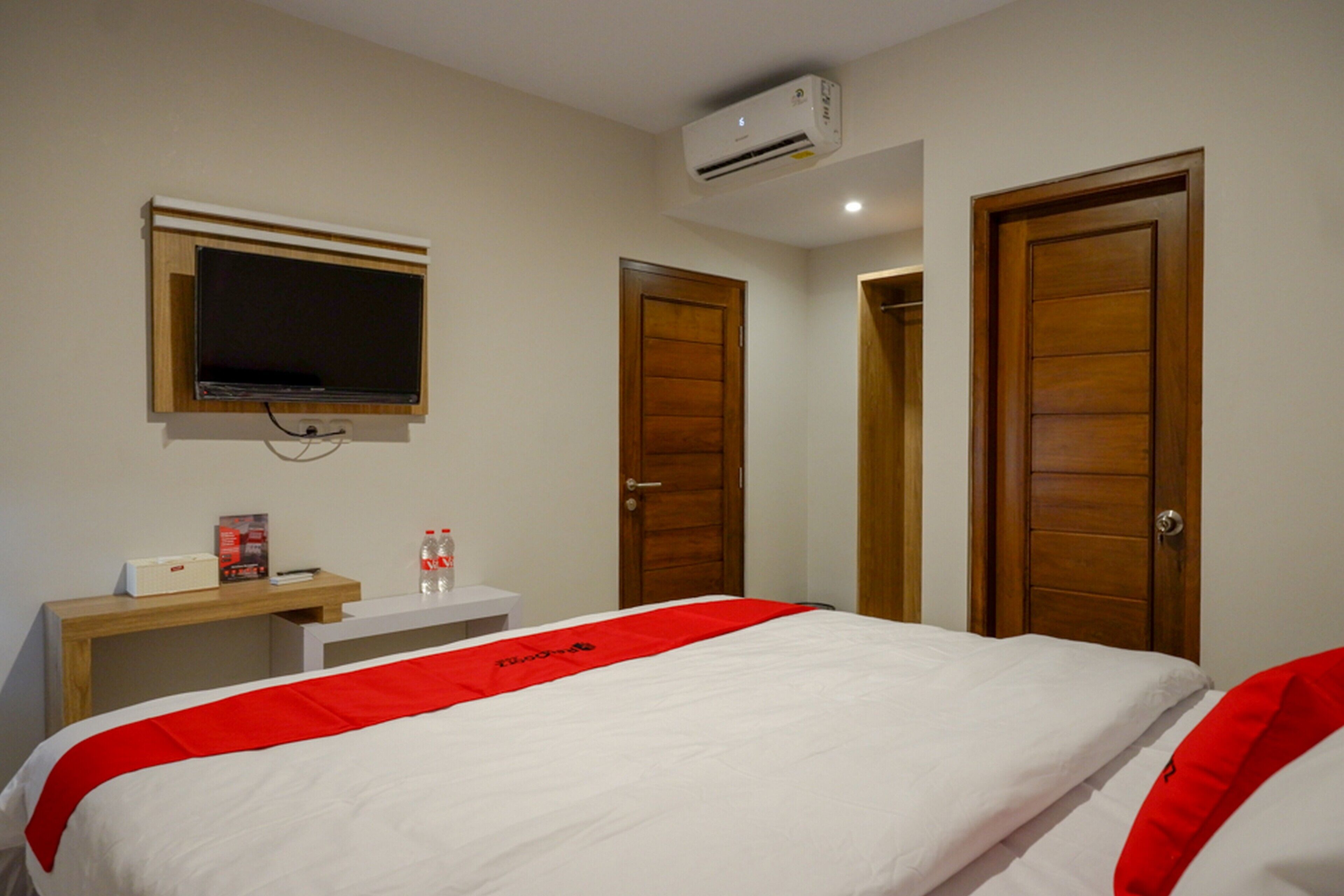 Kurnia Guest House by RedDoorz