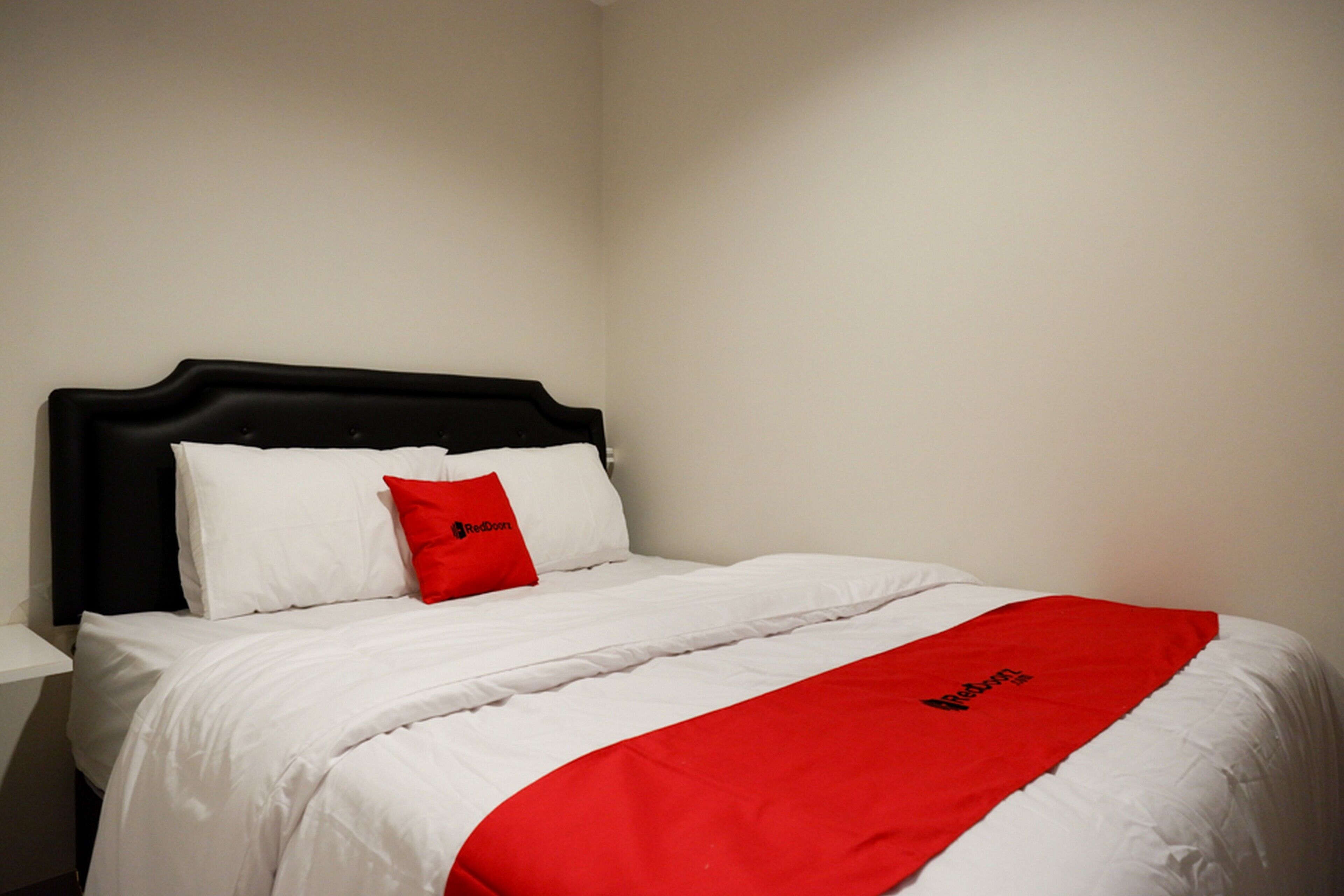 Kurnia Guest House by RedDoorz
