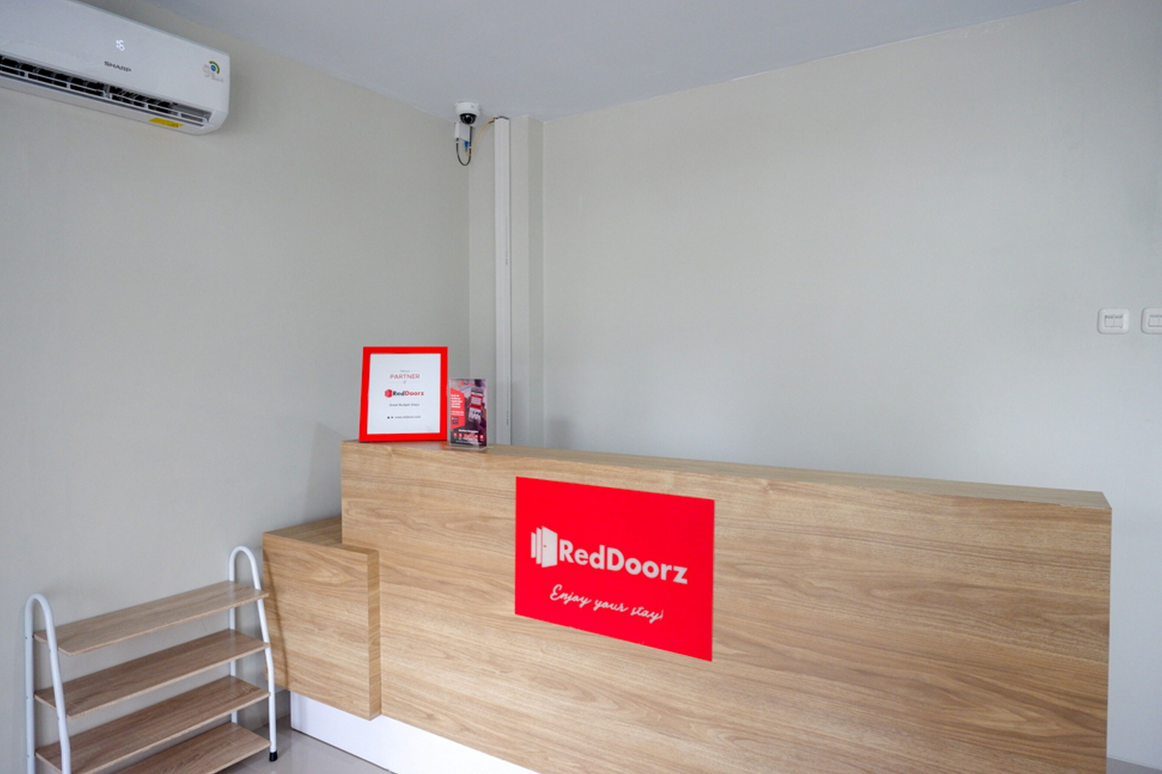 Kurnia Guest House by RedDoorz