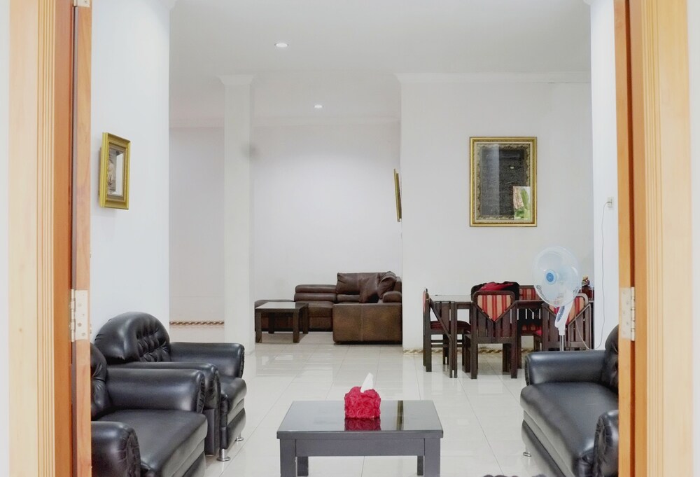 Kurnia Homestay By Symphony