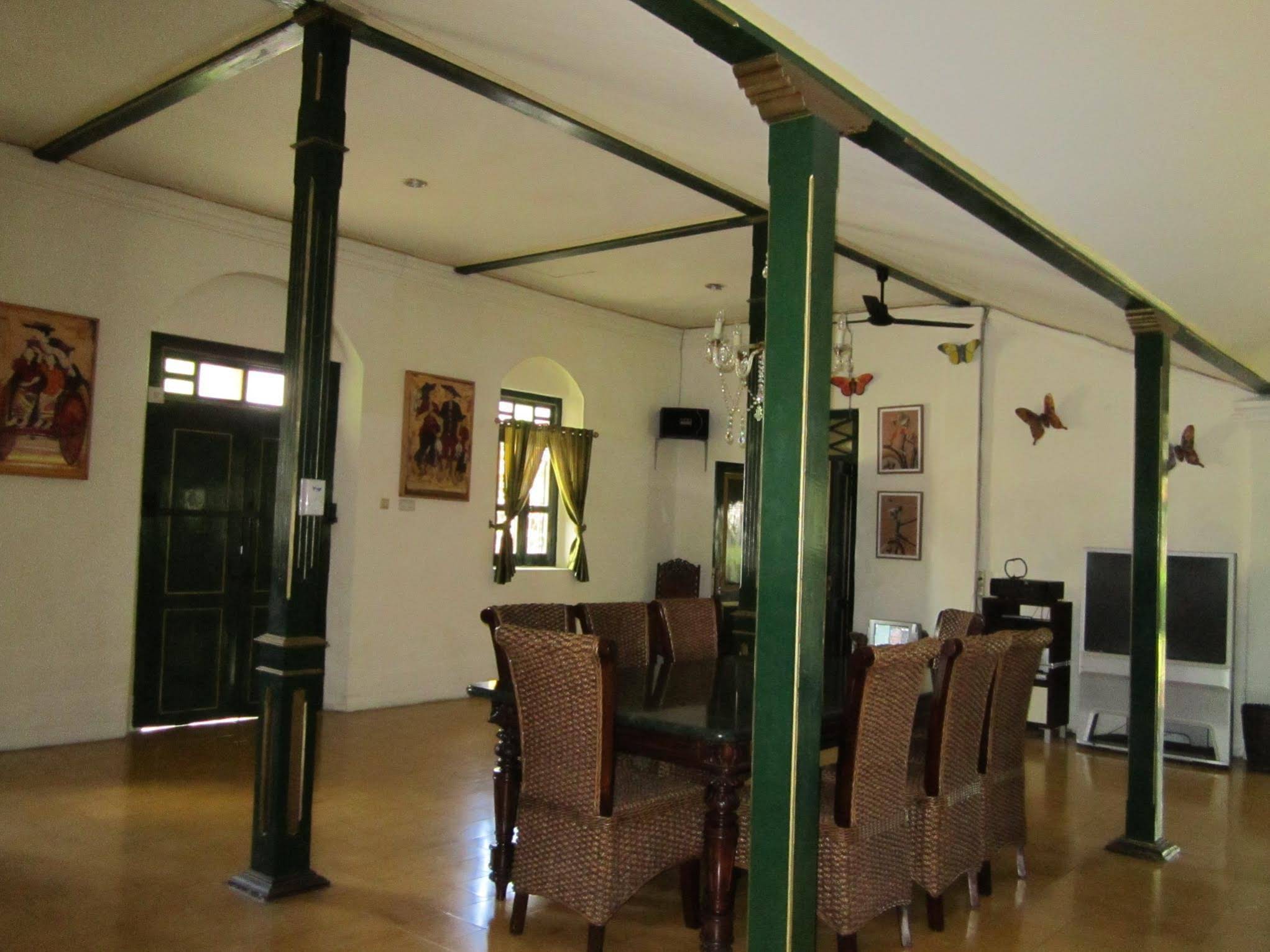 nDalem Gamelan Hotel