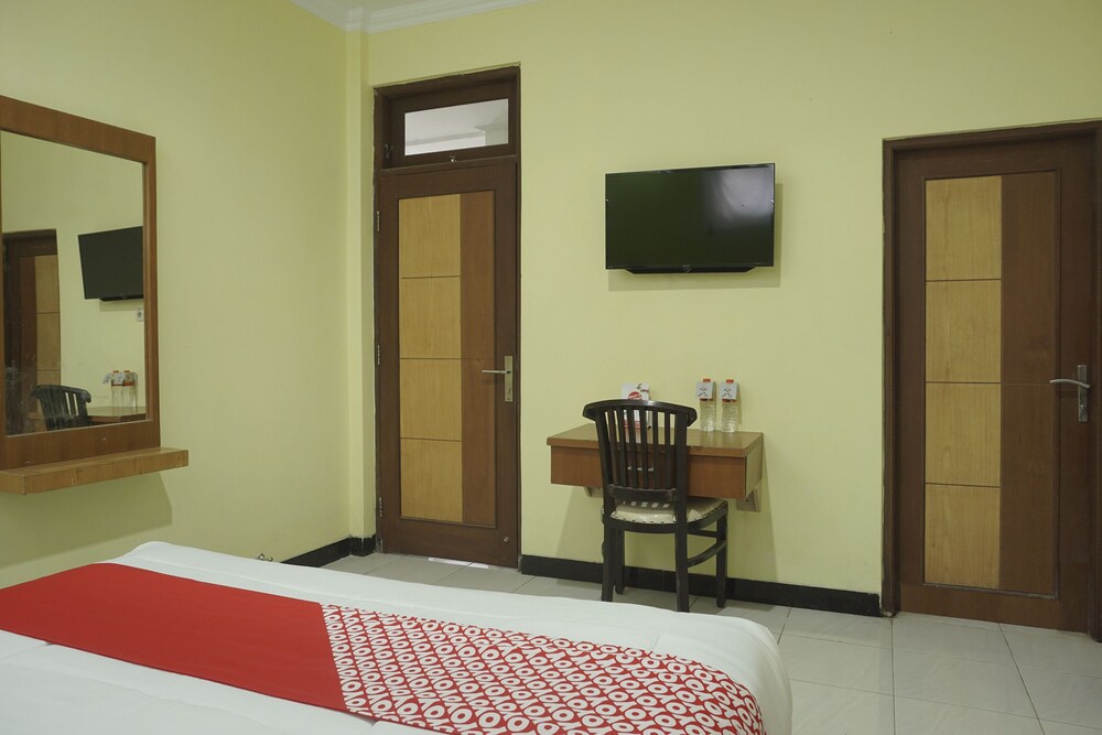 Ndalem Mantrijeron Hotel by OYO Rooms