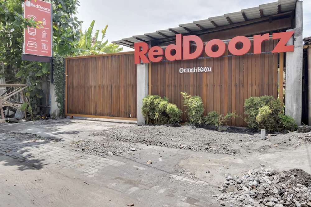 Omah Kayu Homestay by RedDoorz