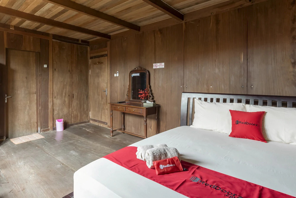 Omah Kayu Homestay by RedDoorz