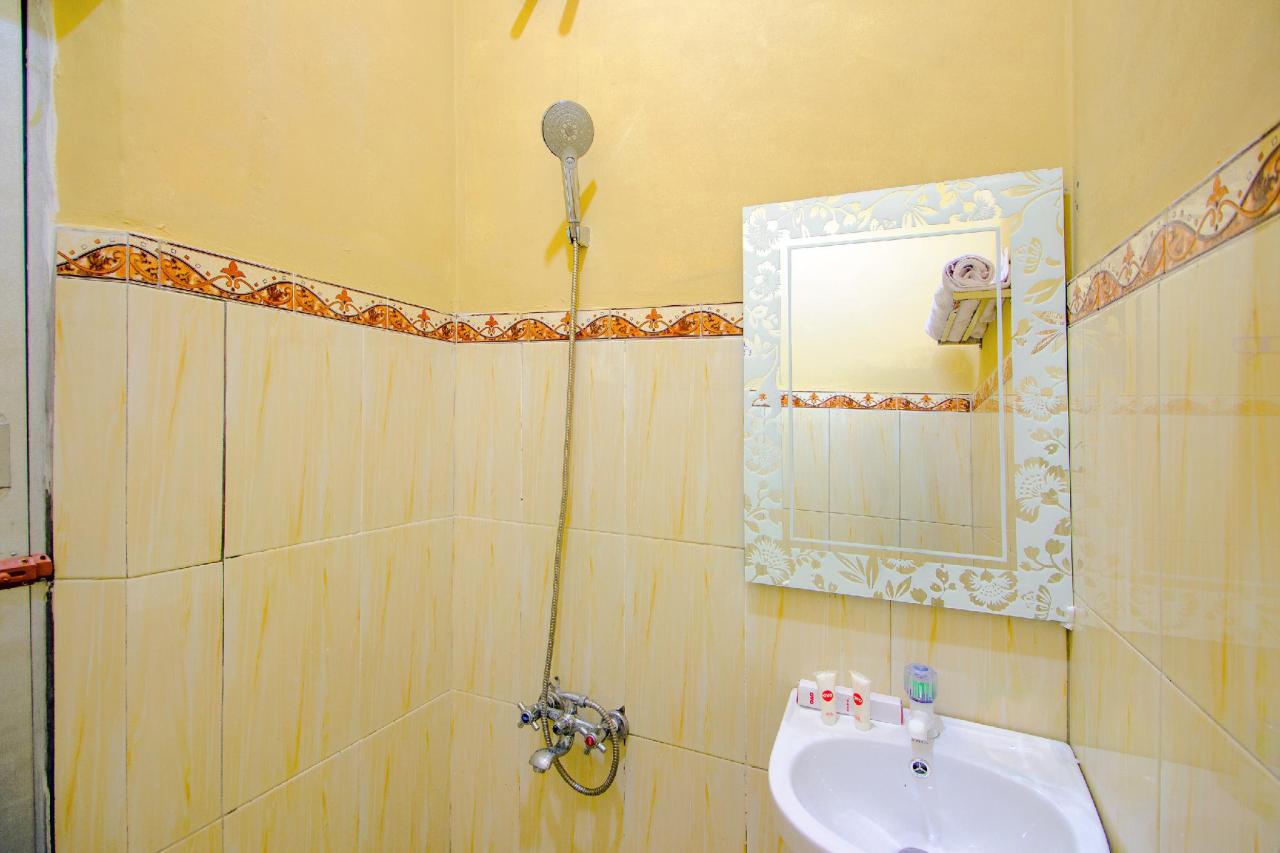 The Paris Ocean by OYO Rooms