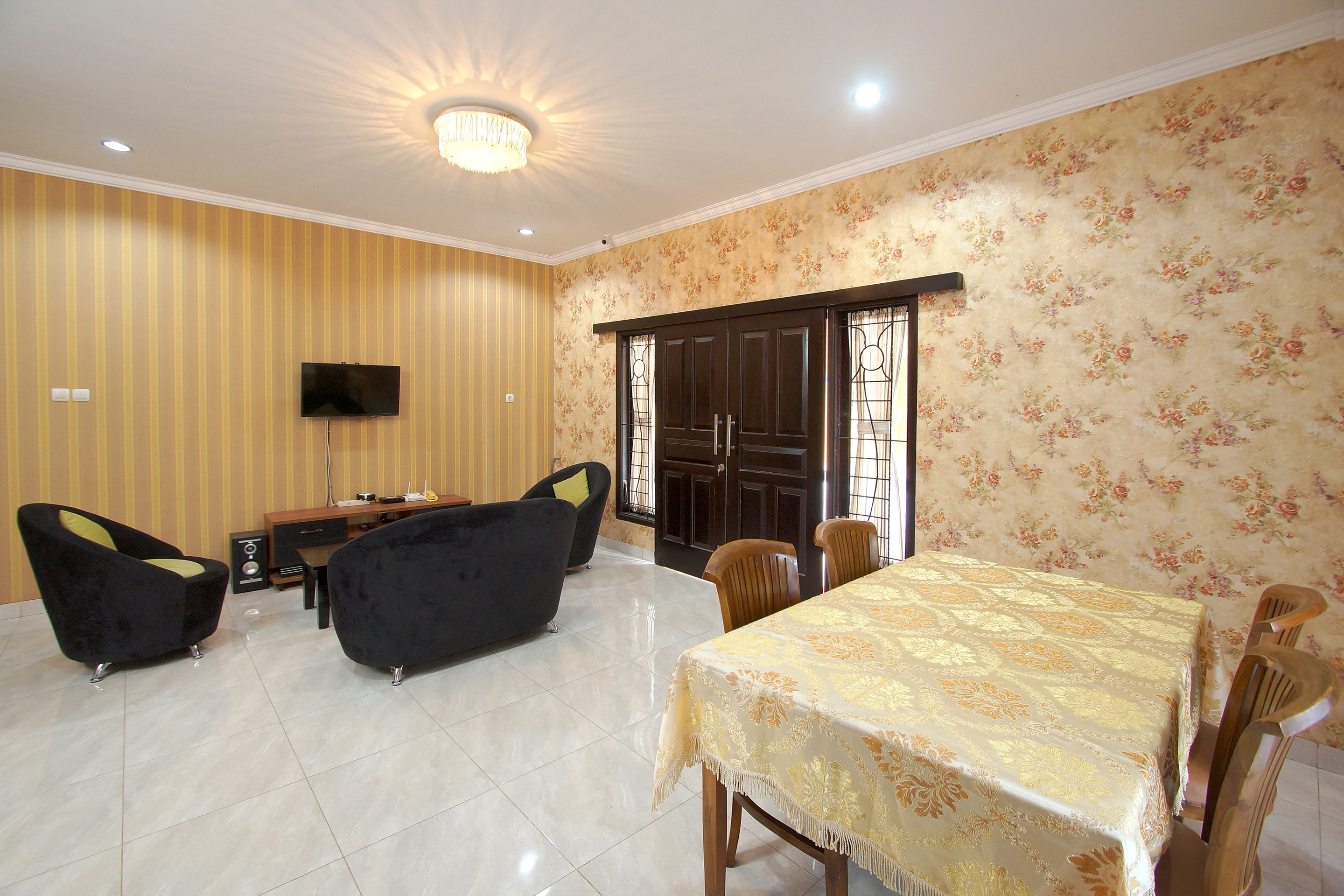 OYO 347 Bayang Brothers Guest House