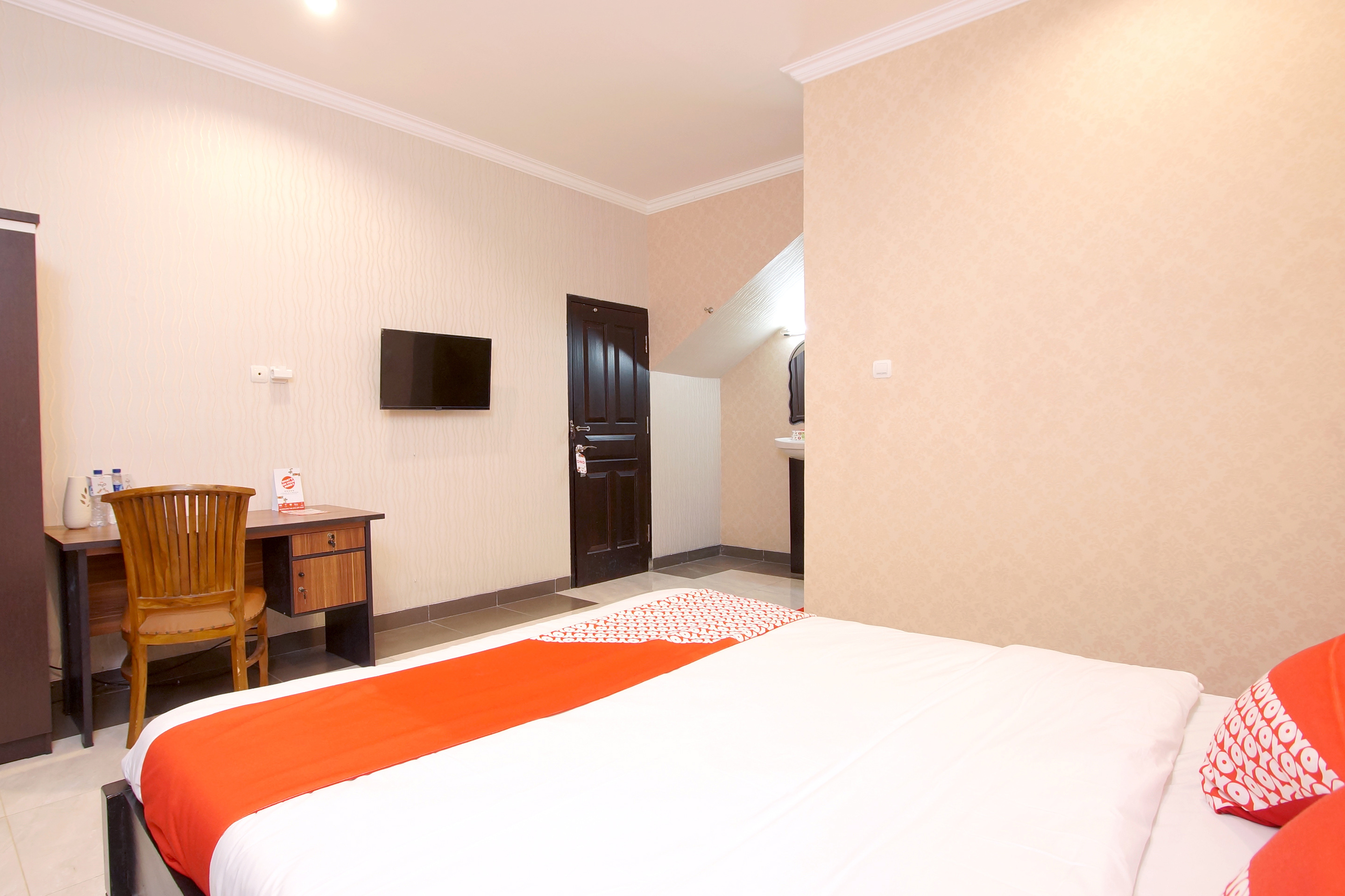 OYO 347 Bayang Brothers Guest House