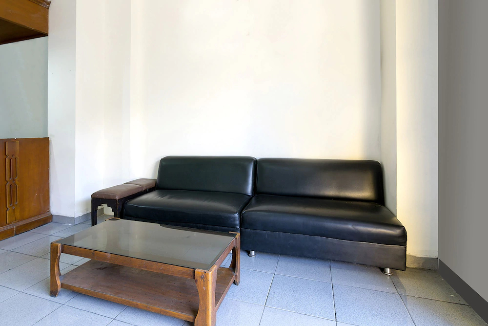 Pakuning Hotel by OYO Rooms