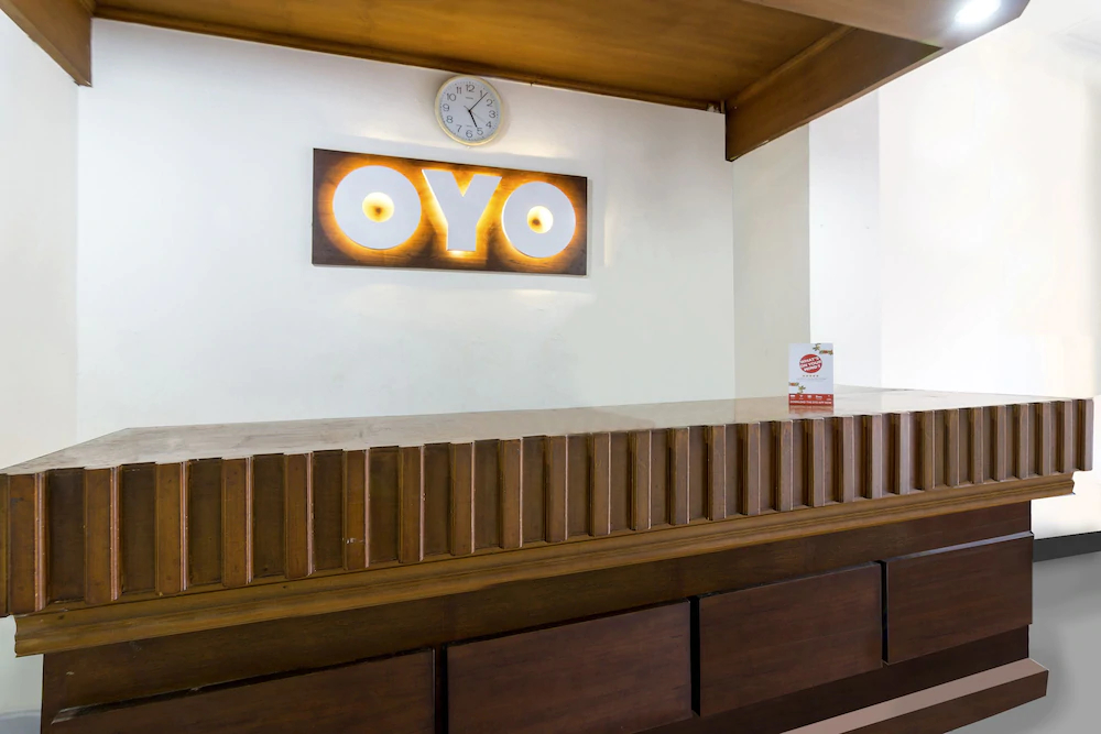 Pakuning Hotel by OYO Rooms