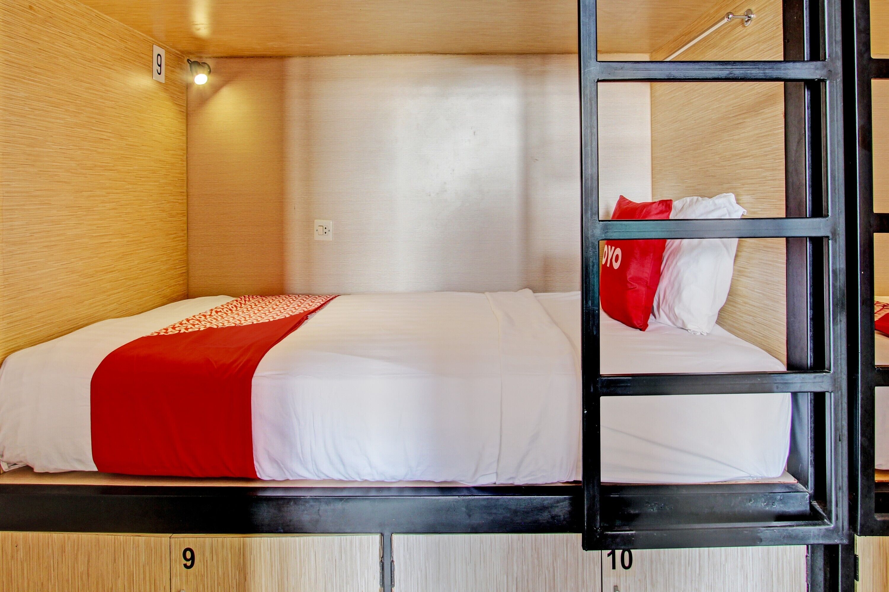 Penak Malioboro Bunk Bed By OYO