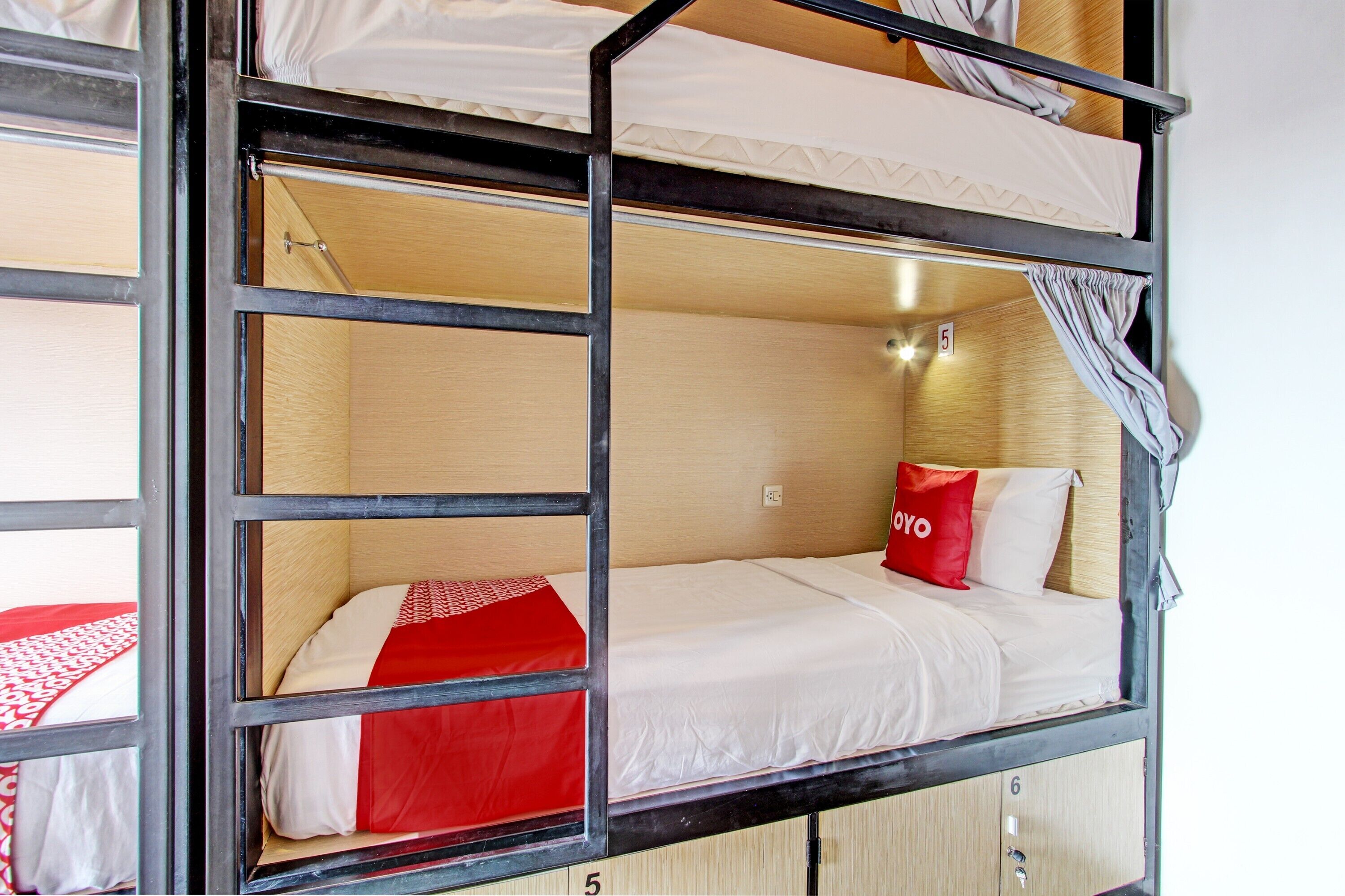Penak Malioboro Bunk Bed By OYO