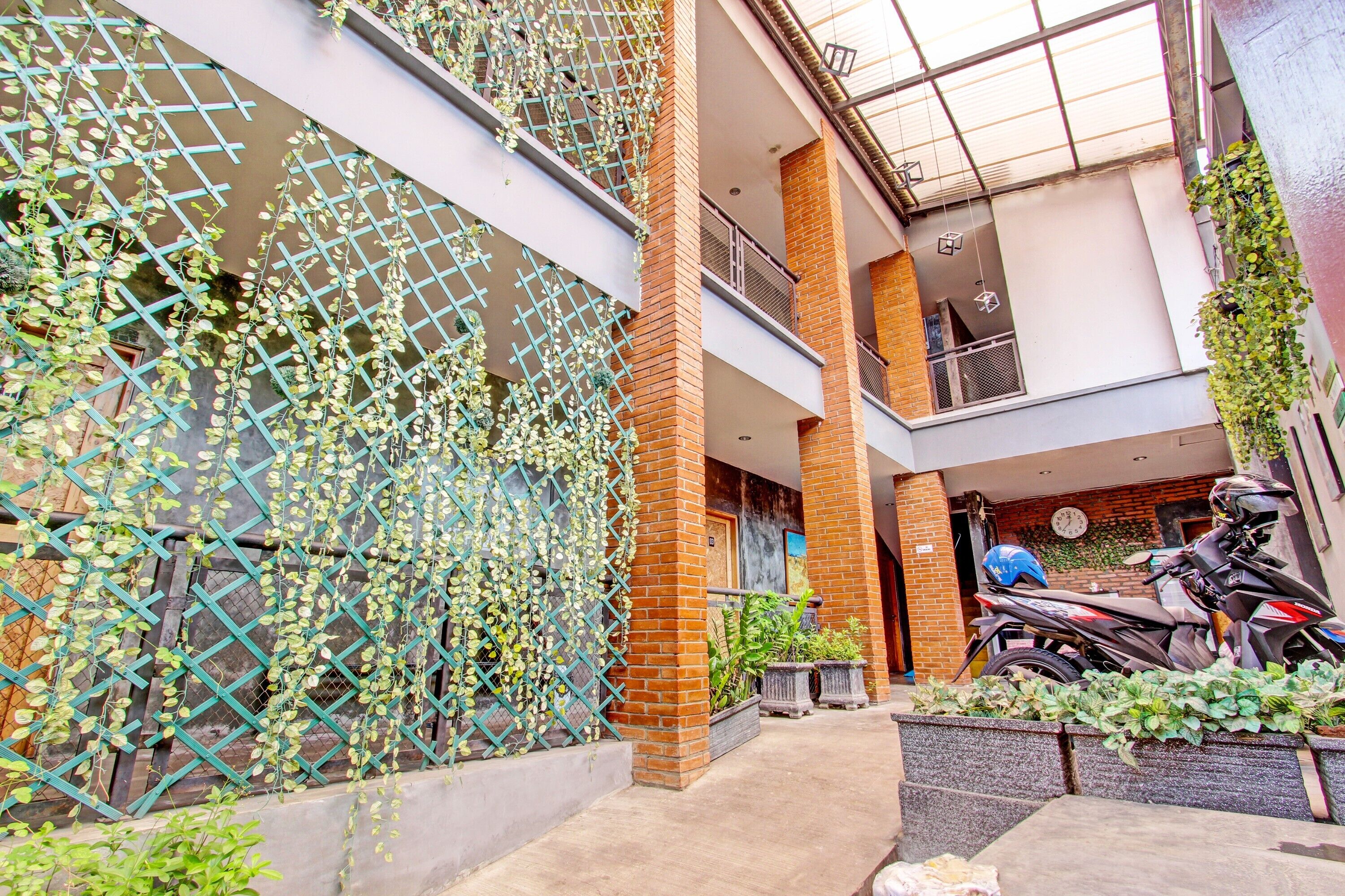 Penak Malioboro Bunk Bed By OYO