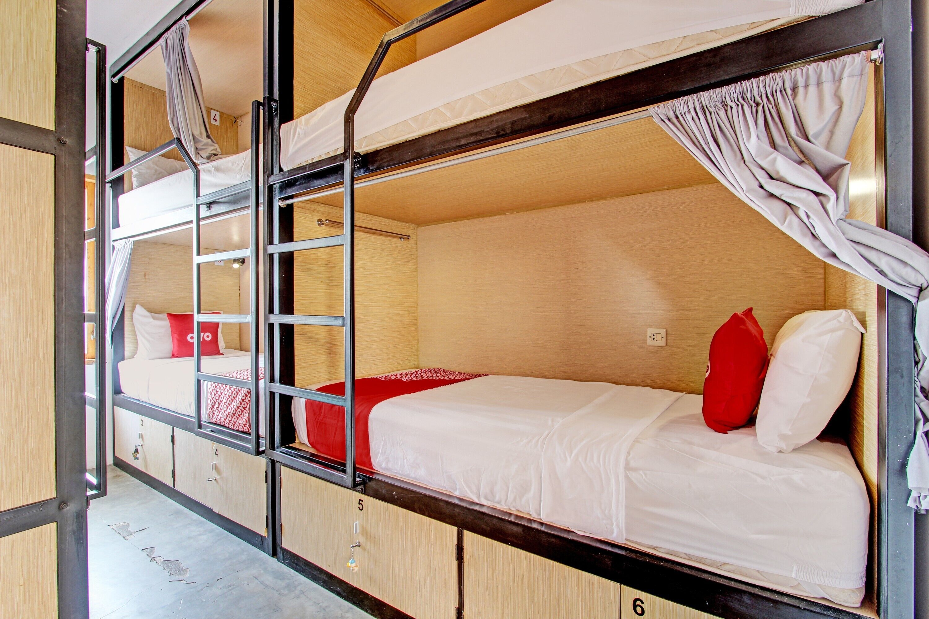 Penak Malioboro Bunk Bed By OYO