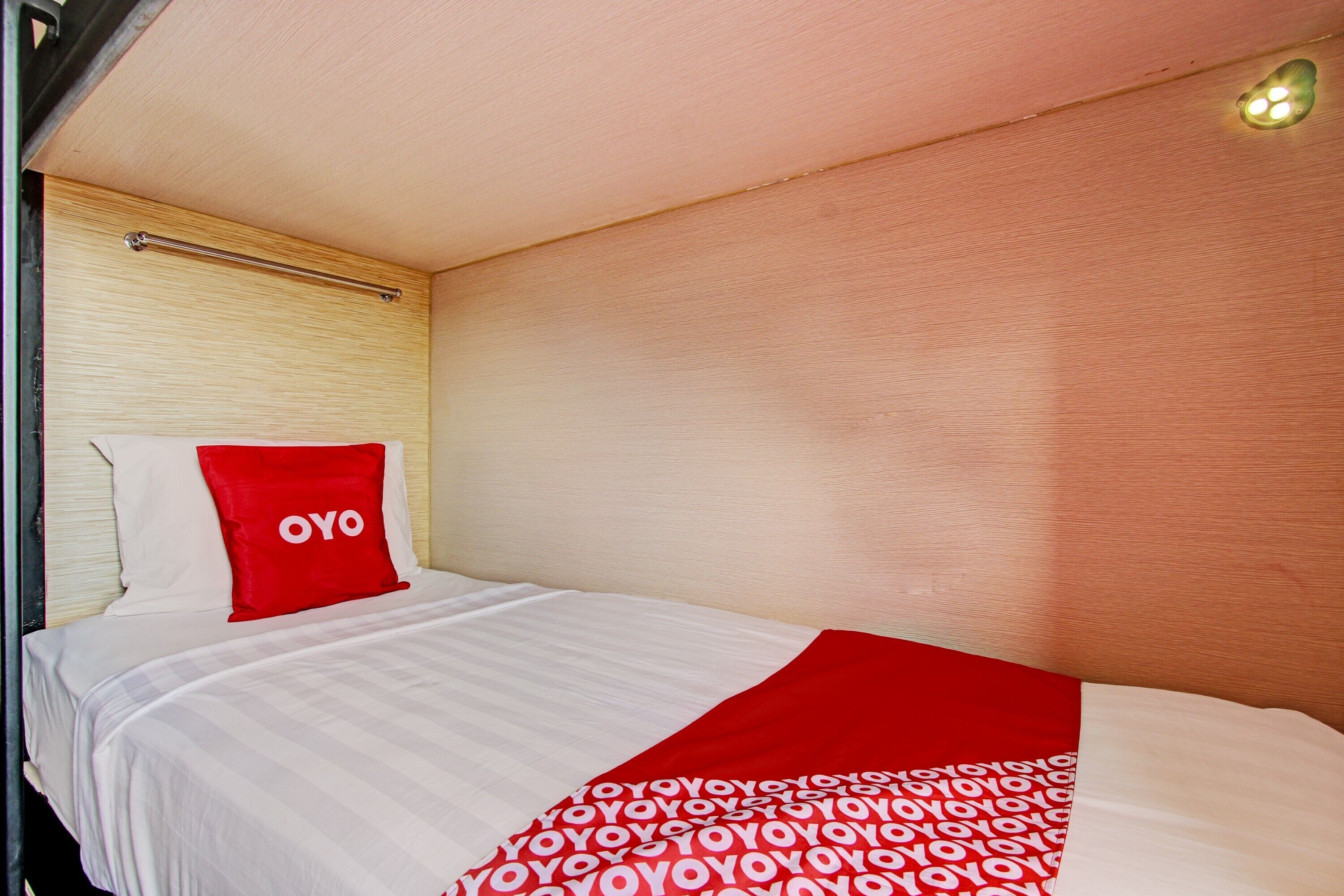 Penak Malioboro Bunk Bed By OYO