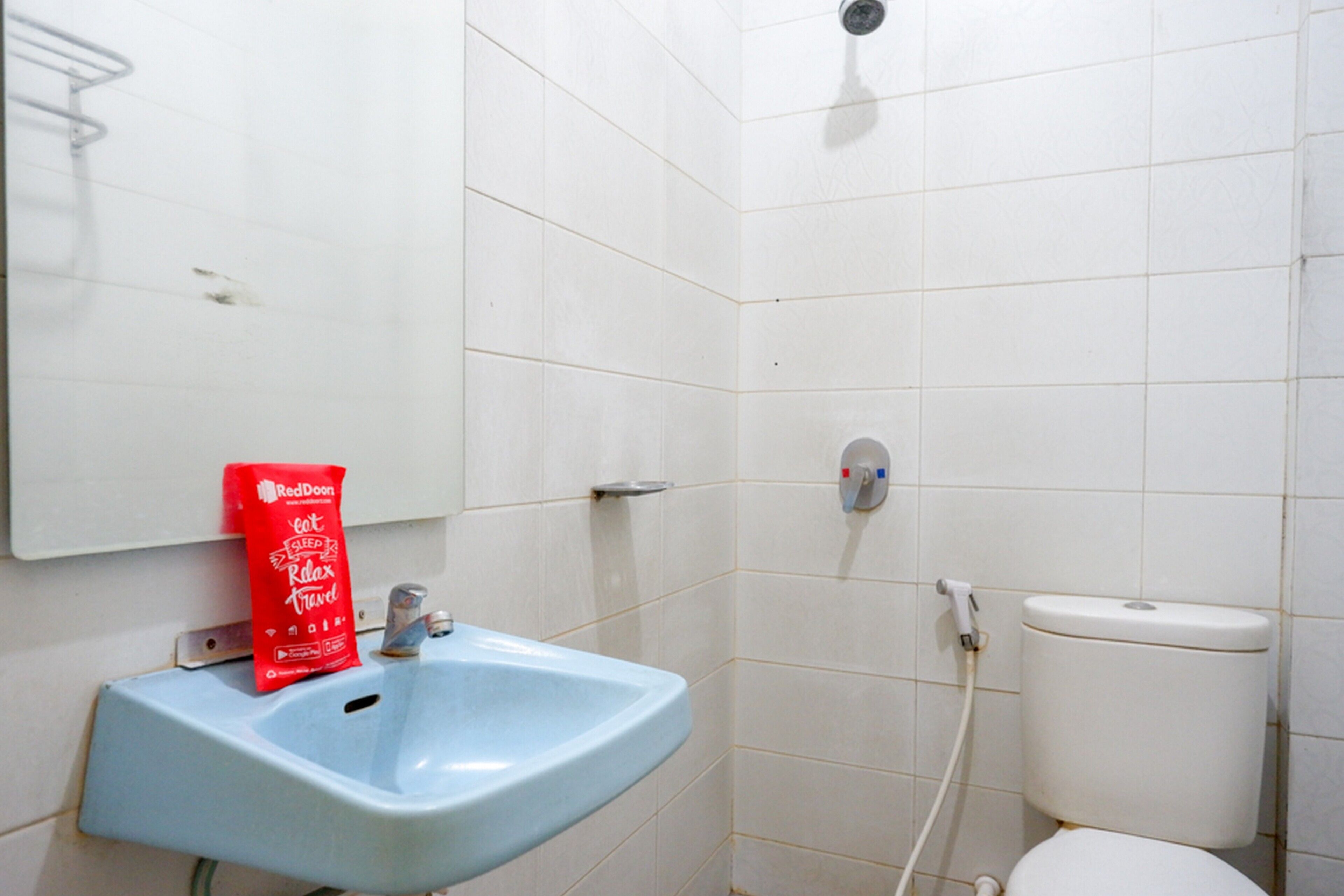 Putra Jaya Hotel by RedDoorz