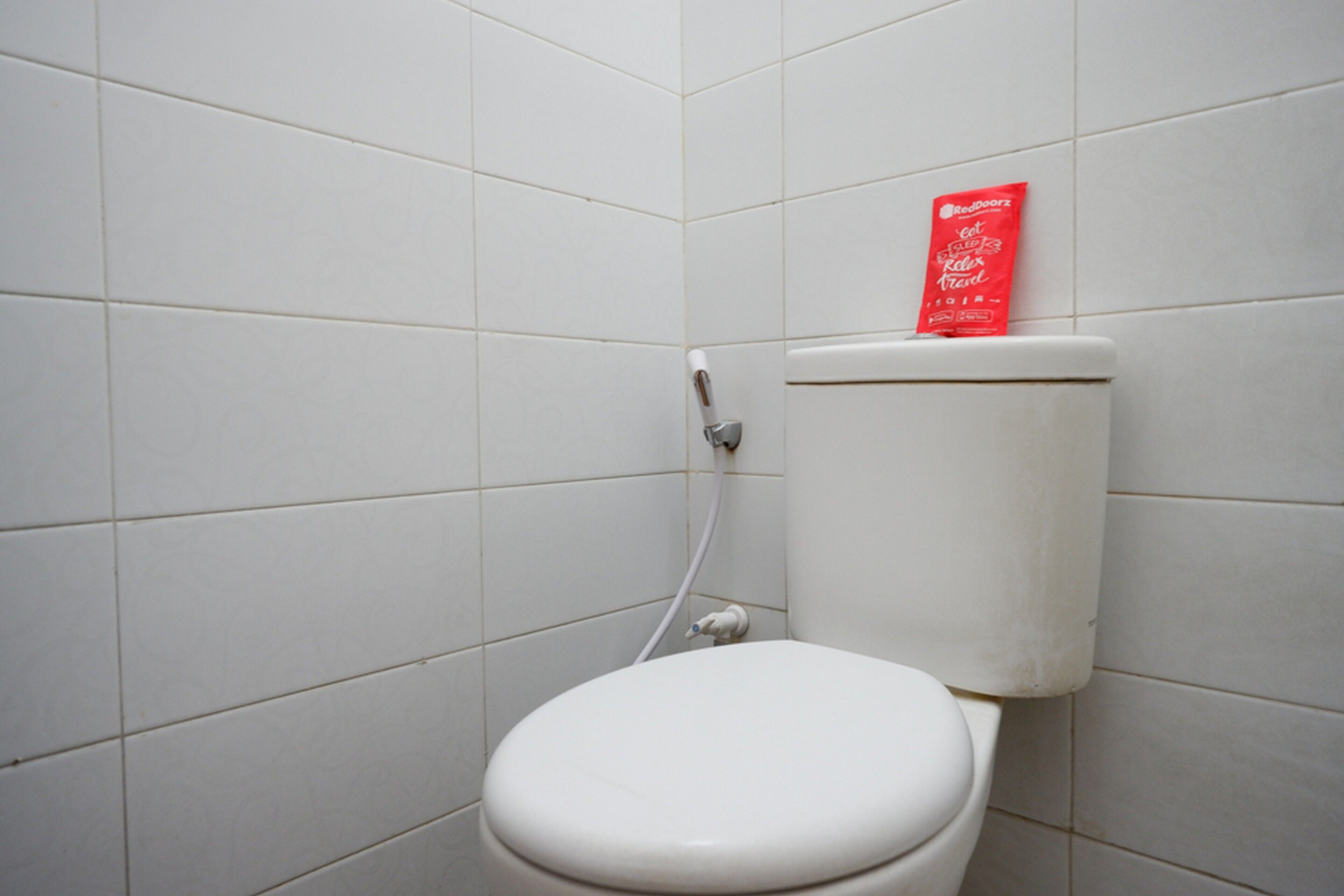 Putra Jaya Hotel by RedDoorz