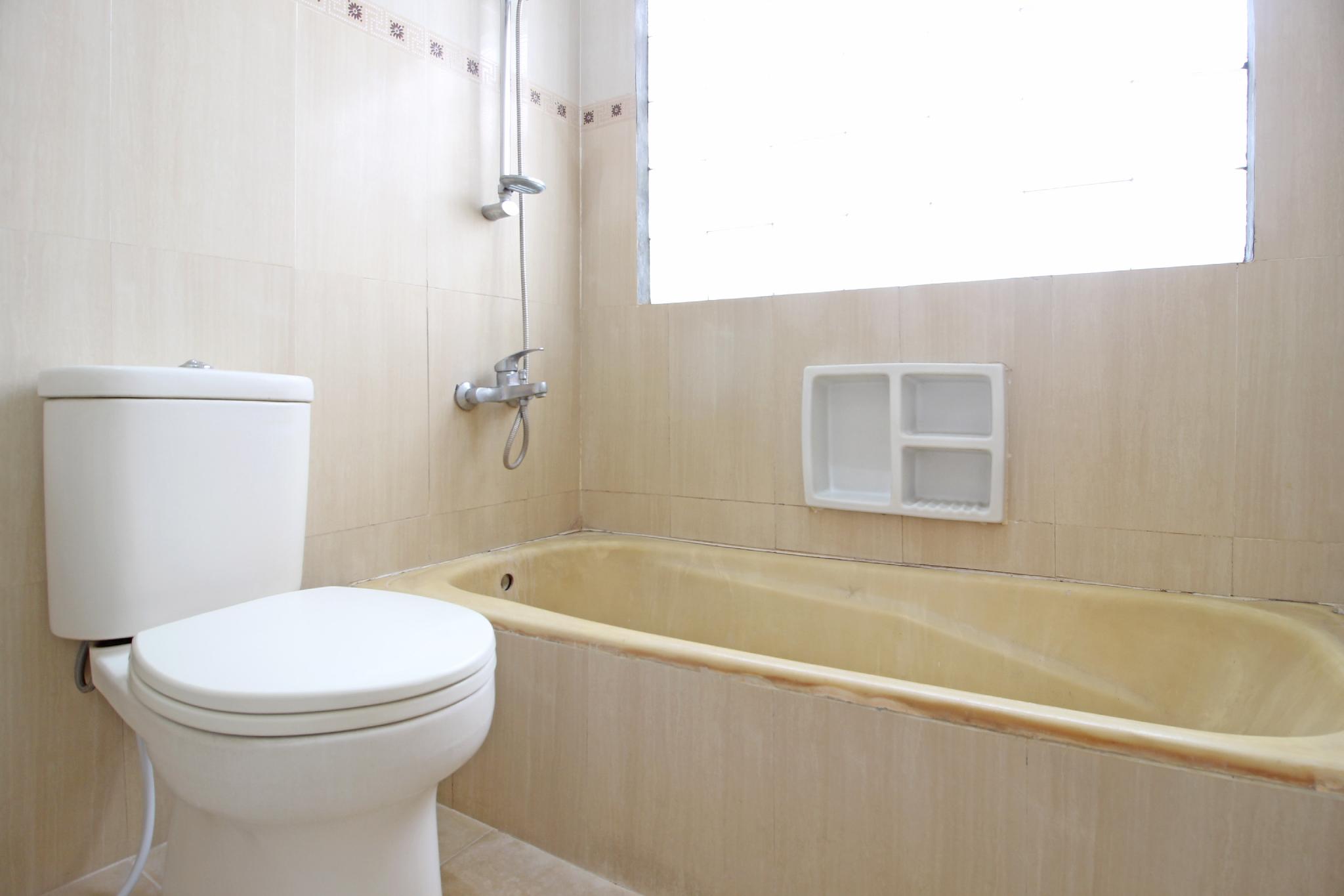 Reddoorz Near Hartono Mall 3