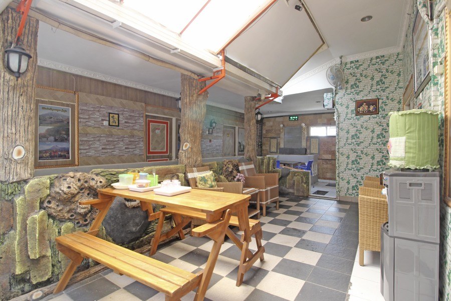 RedDoorz Near Perumnas Seturan