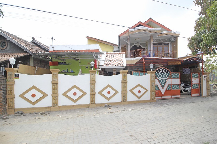 RedDoorz Near Perumnas Seturan