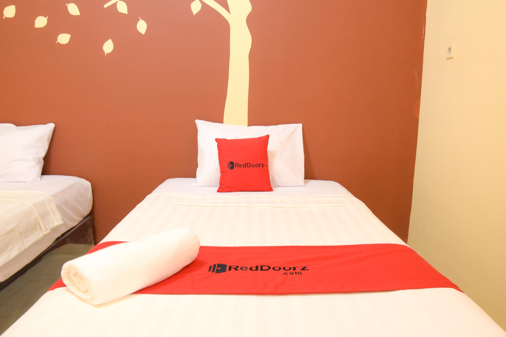 RedDoorz Near Terminal A Adisucipto Airport