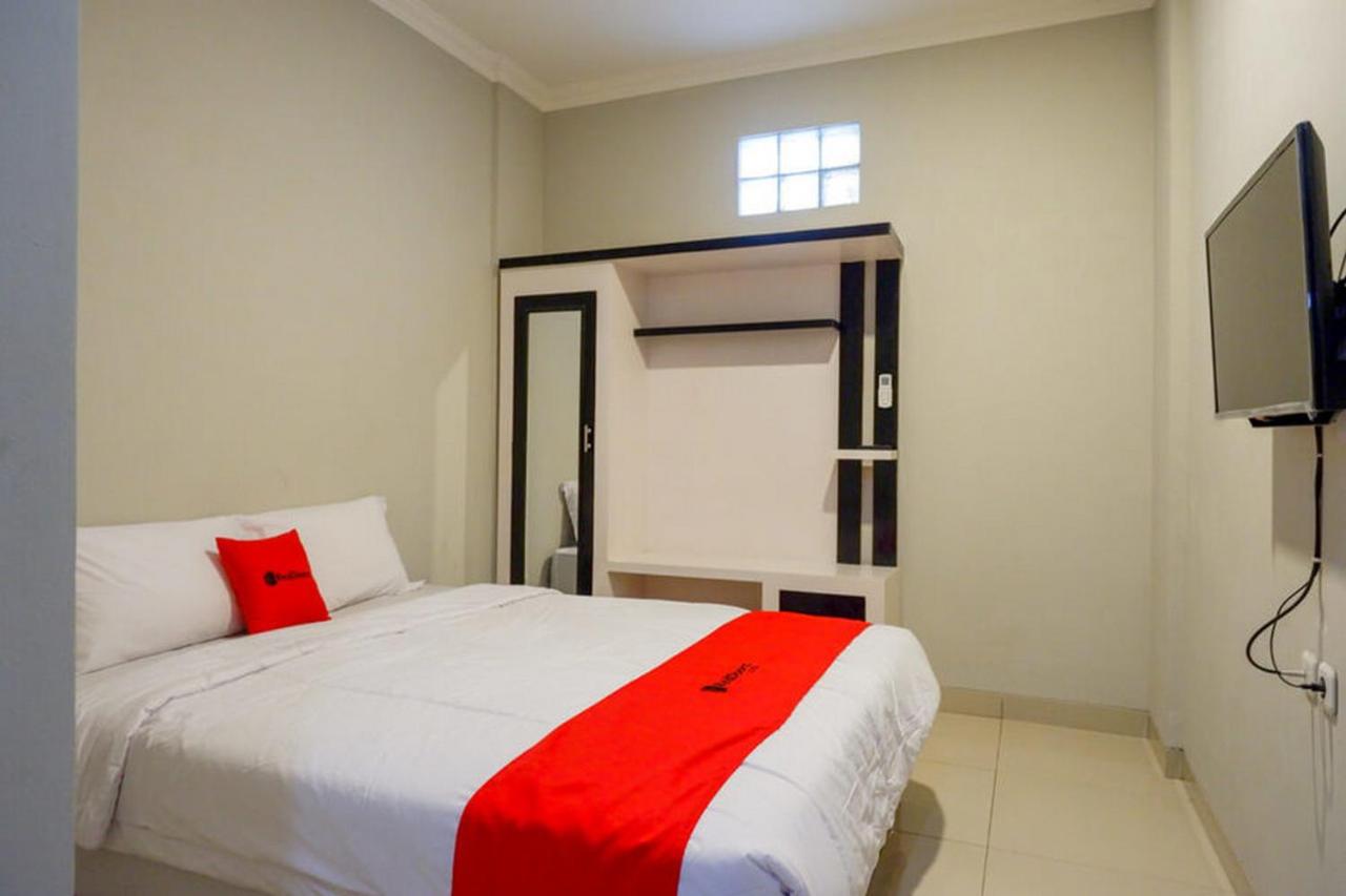 Reddoorz Plus Near Jogja City Mall 5