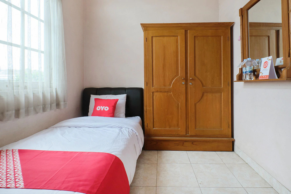 Rizki Dhira Guest House by OYO Rooms