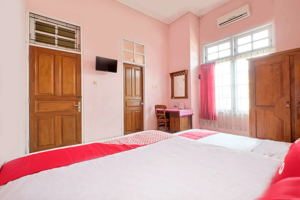 Rizki Dhira Guest House by OYO Rooms