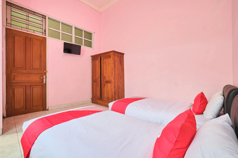 Rizki Dhira Guest House by OYO Rooms