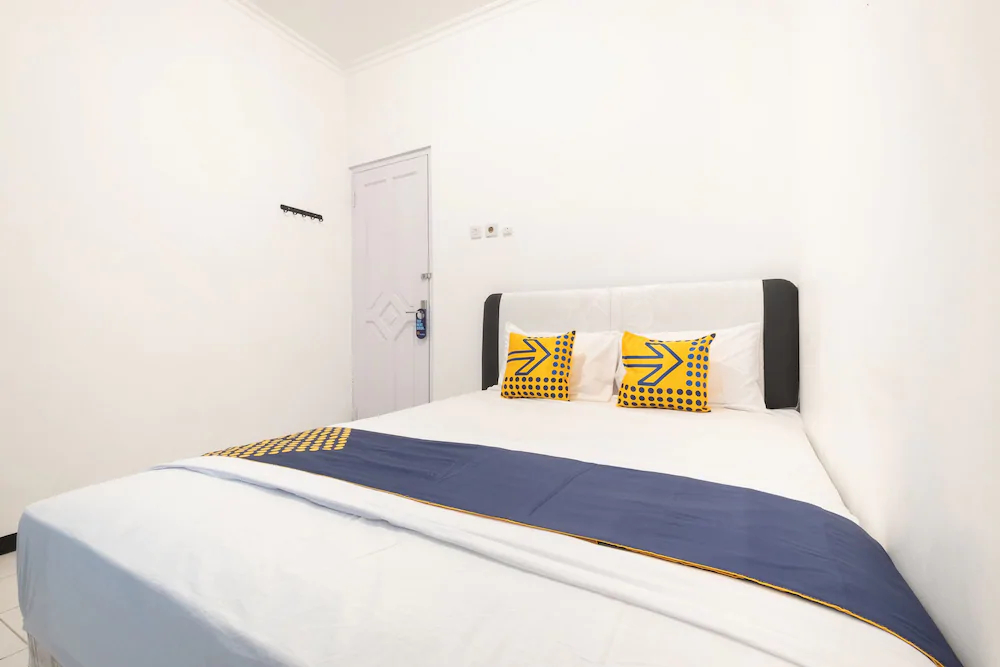 Roemah Hijaubiru by OYO Rooms