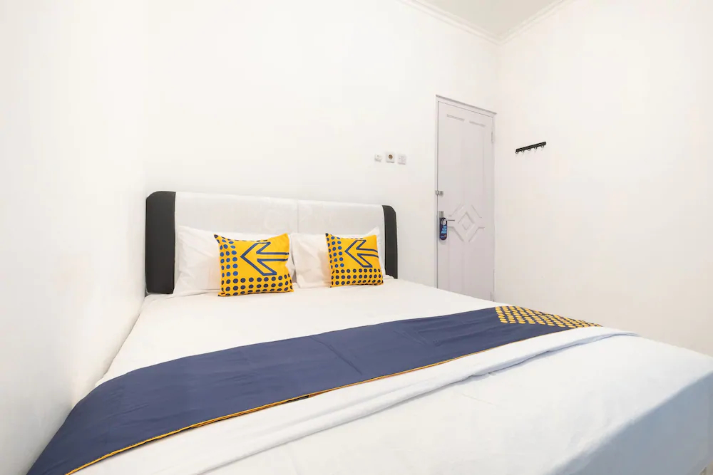 Roemah Hijaubiru by OYO Rooms