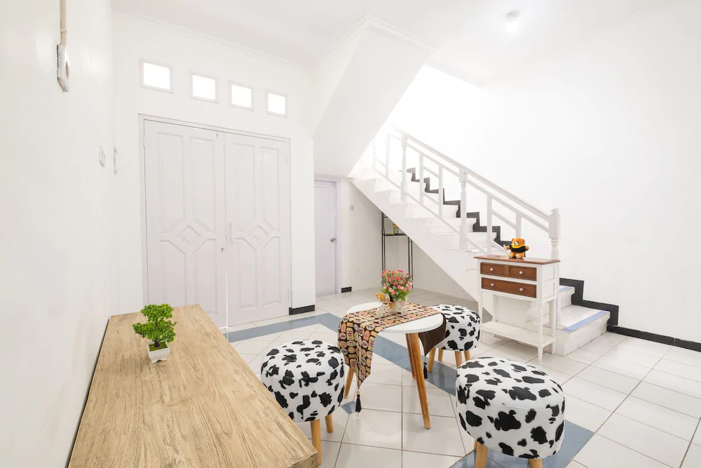 Roemah Hijaubiru by OYO Rooms