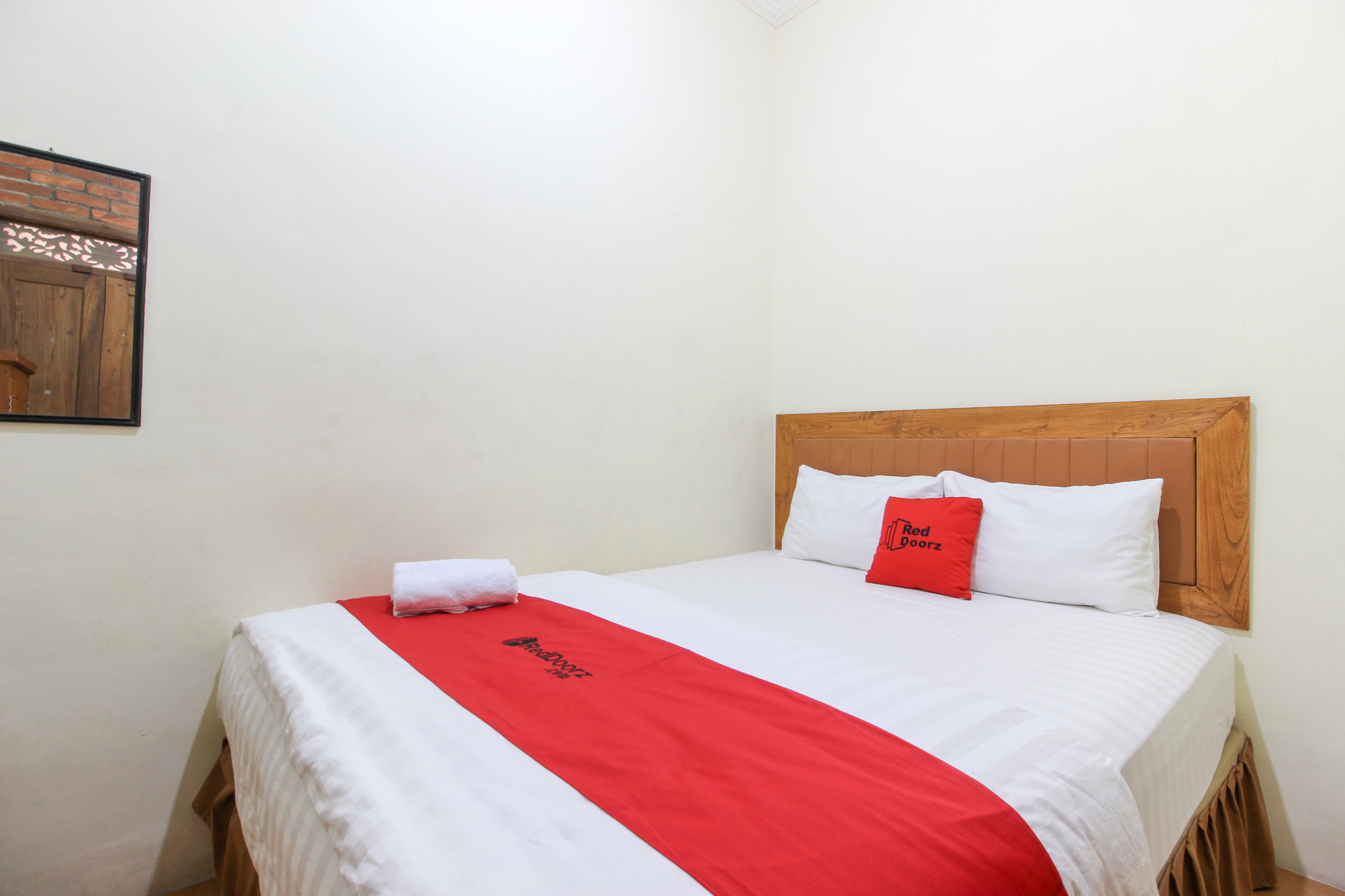 Rumah Balewaringin by RedDoorz
