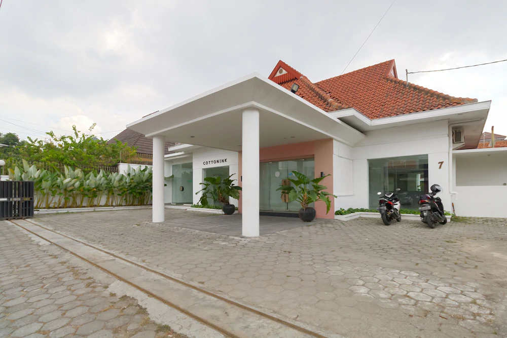 Rumah Colombo by RedDoorz