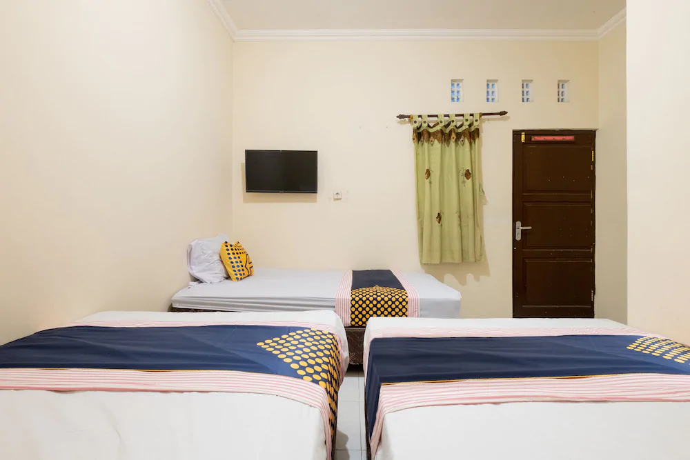 Rumah Nugraha Hotel Syariah by OYO Rooms