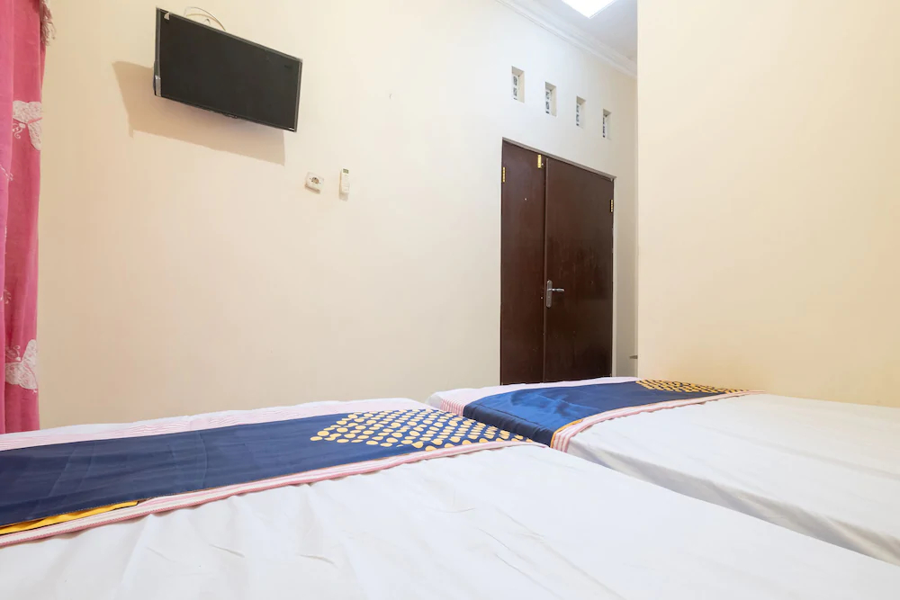 Rumah Nugraha Hotel Syariah by OYO Rooms