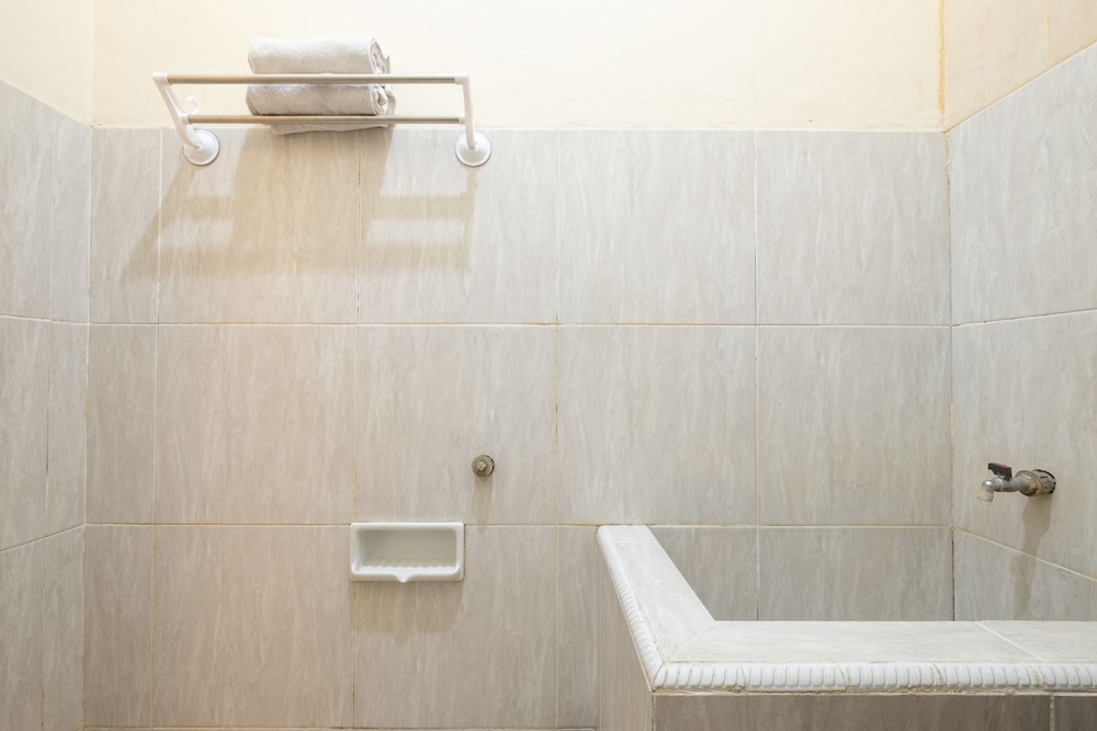 Rumah Nugraha Hotel Syariah by OYO Rooms