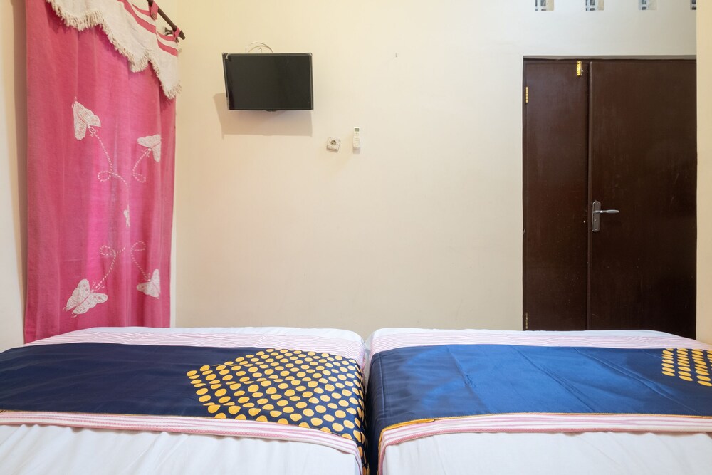 Rumah Nugraha Hotel Syariah by OYO Rooms