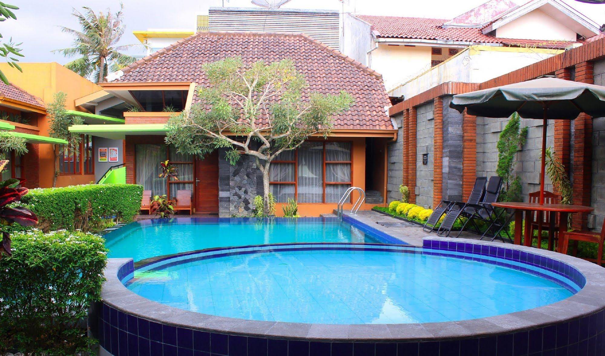 Rumput Hotel Resort & Resto