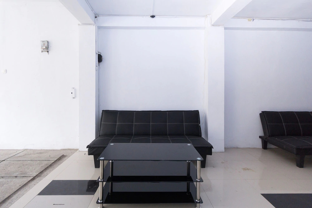 Sera House by OYO Rooms