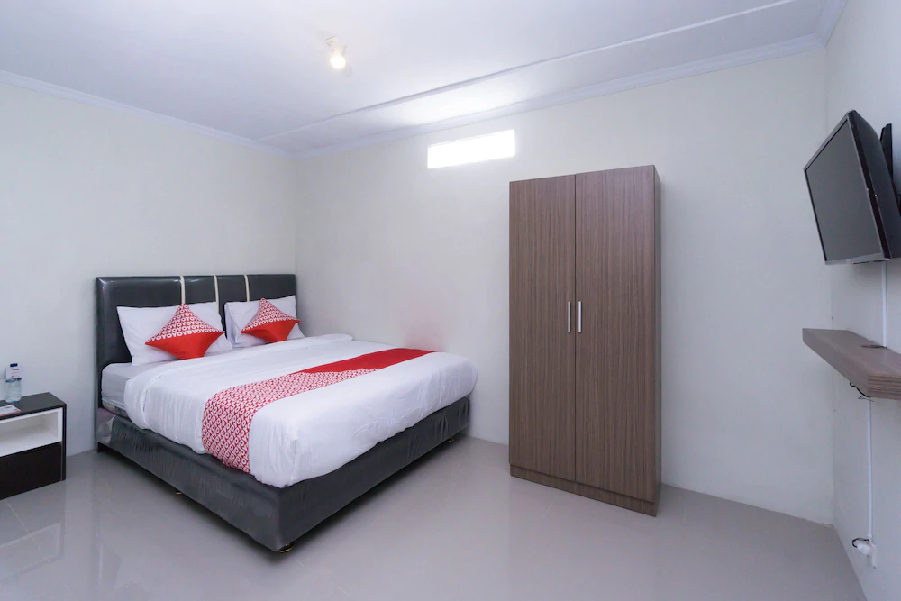 Sera House by OYO Rooms