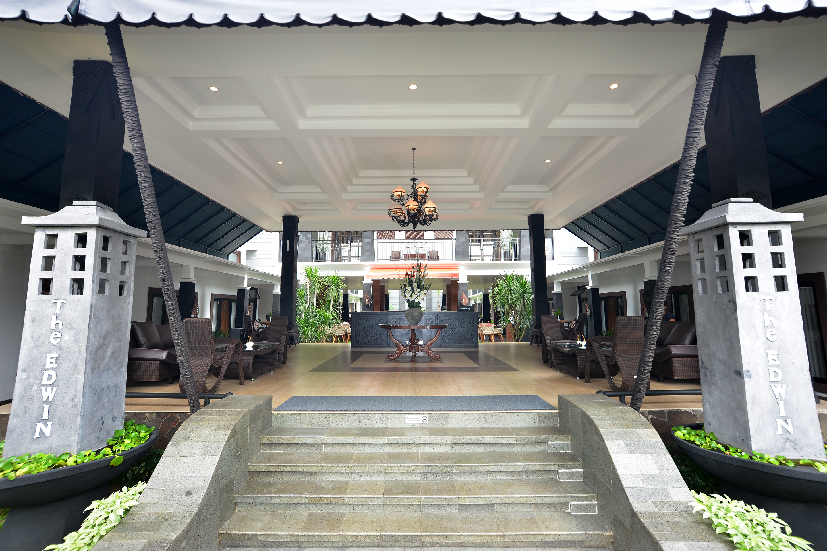 The Edwin Syariah By OYO Rooms